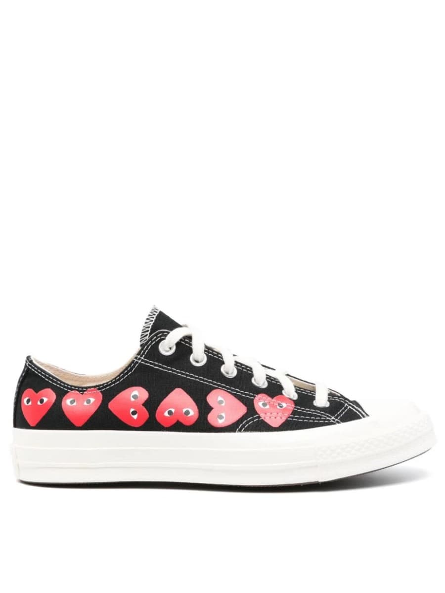 Chuck 70 Multi Hearts Sneaker