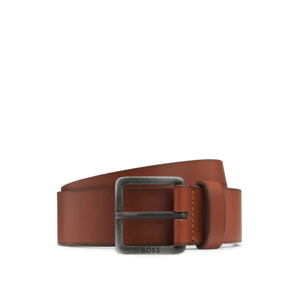 belt with logo buckle